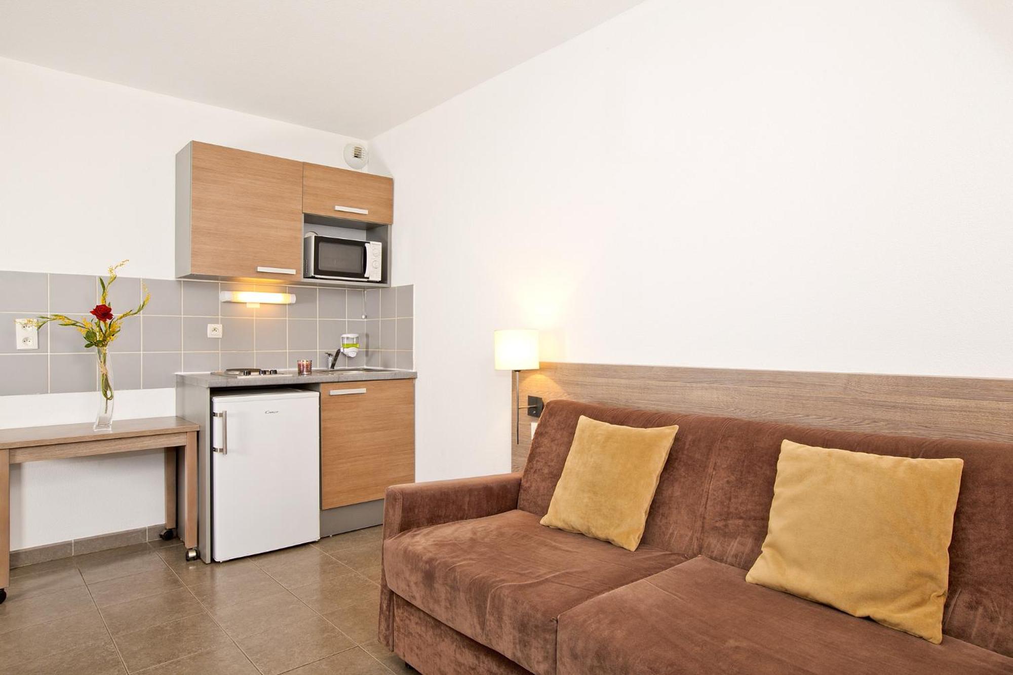 Apparthotel Sejours & Affaires Manosque Exterior foto